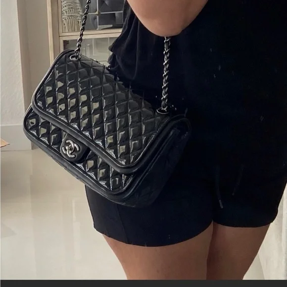 Classic Twist Chanel Bag - Picture 8 of 8